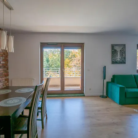 Werona Check-in 24h Aircon Privat Parking Apartman *