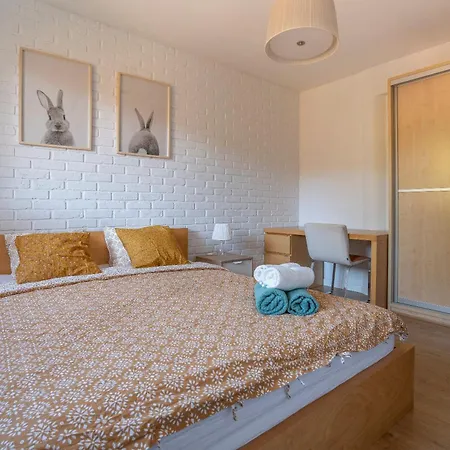 Werona Check-in 24h Aircon Privat Parking شقة
